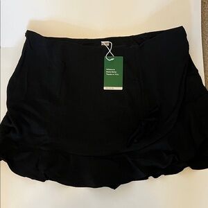 Halara Elegant Black Women's Skort with 8” zip
With rubble bottom S XL Regular